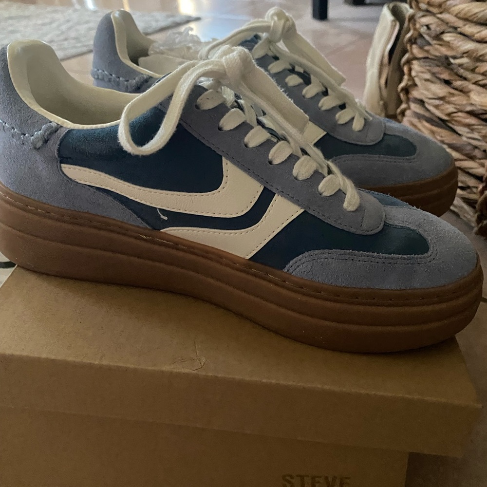 Steve Madden blue sneakers